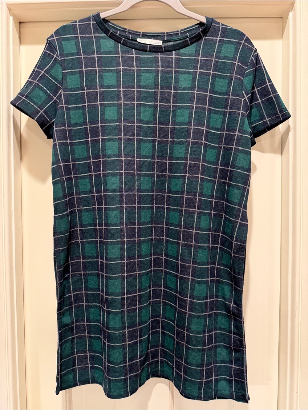 Short Sleeve Plaid Tunic With Side Slits in Green and Navy